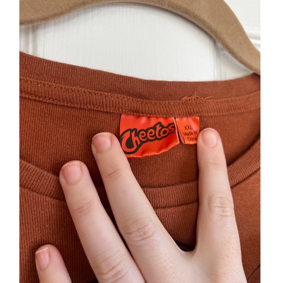 Cheeto T-Shirt 🐆 - Picture 5 of 6